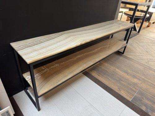 Side table met onderstel